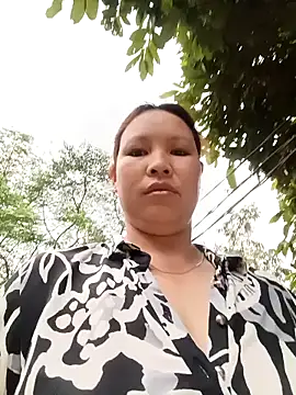 callistra online show from April 2026 11:00:01 PM