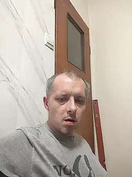 szajbusek41 online show from January 2026 03:48:02 PM