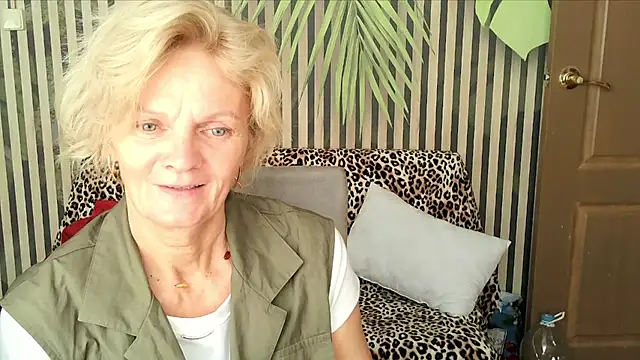 Zoe Steell online show from September 2025 06:29:02 AM