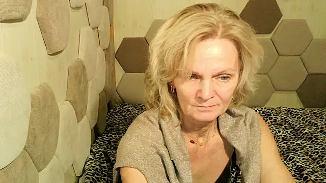 Zoe Steell online show from October 2025 02:27:02 PM