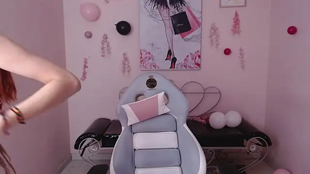 gaby angel  online show from October 2025 01:47:01 PM