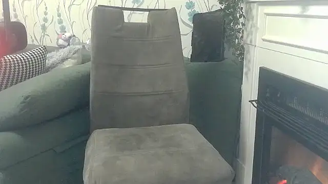 Snapshot of Hot_SkinnyGirl chatting on October 2025 11:18:01 AM Hot SkinnyGirl online show from October 2025 11:18:01 AM