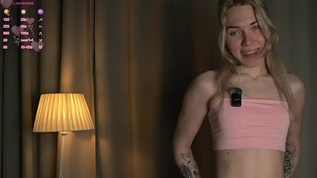 Snapshot of DianeHonnette chatting on February 2026 07:55:02 PM DianeHonnette online show from February 2026 07:55:02 PM