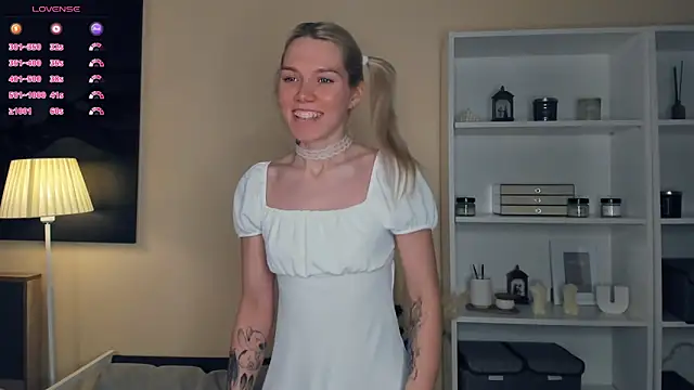 Snapshot of DianeHonnette chatting on December 2025 07:39:02 PM DianeHonnette online show from December 2025 07:39:02 PM