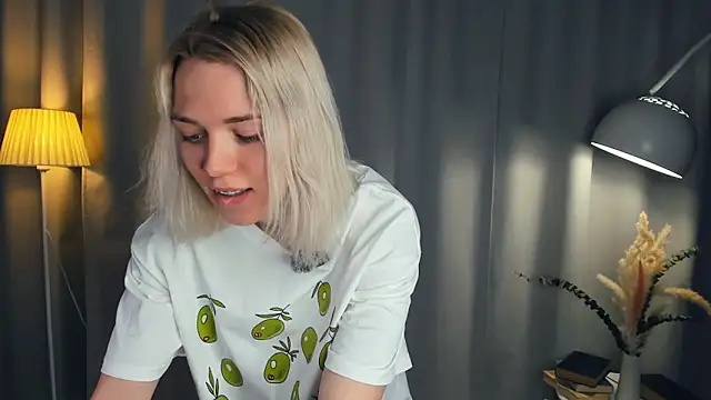 DianeHonnette online show from March 2026 07:29:01 PM