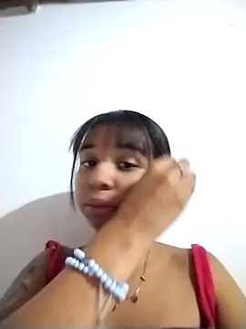 Snapshot of Suzanelee1 chatting on December 2025 11:51:02 PM Suzanelee1 online show from December 2025 11:51:02 PM