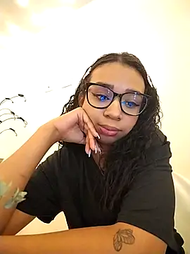 Suzanelee1 online show from October 2025 11:28:01 PM