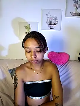 Suzanelee1 online show from October 2025 09:43:01 AM