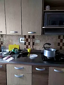 Snapshot of Suzanelee1 chatting on October 2025 05:03:01 PM Suzanelee1 online show from October 2025 05:03:01 PM