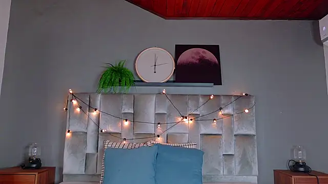 KeendraFox  online show from March 2026 12:27:02 PM