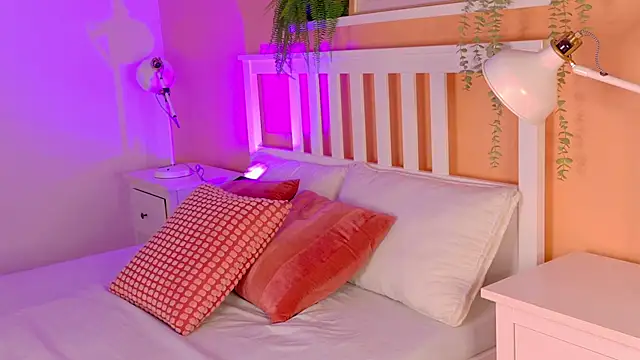 KeendraFox  online show from April 2026 11:17:01 AM