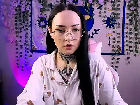 Snapshot of MollyKissy chatting on April 2026 07:45:01 AM MollyKissy online show from April 2026 07:45:01 AM