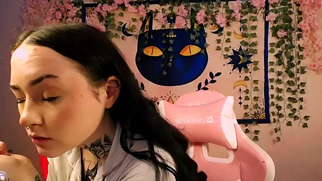 MollyKissy online show from April 2026 06:36:01 AM
