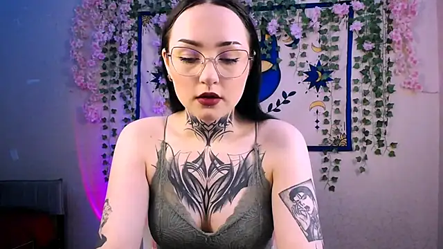 Snapshot of MollyKissy chatting on April 2026 04:57:01 AM MollyKissy online show from April 2026 04:57:01 AM