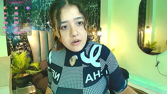 Nia-Stark online show from October 2025 03:23:01 PM