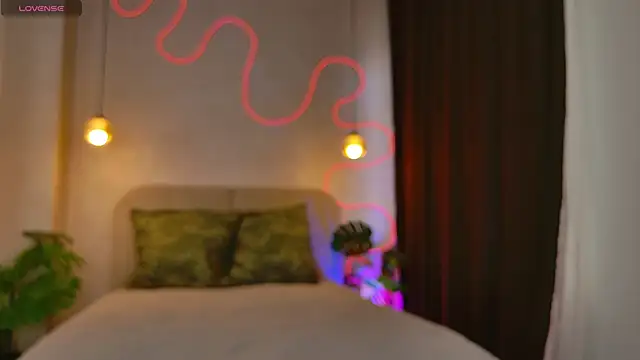 Snapshot of B_Monica_ chatting on September 2025 02:21:02 PM B Monica online show from September 2025 02:21:02 PM