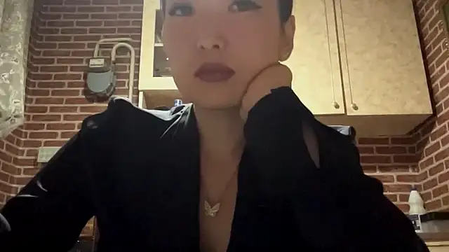 Snapshot of EmmaLeexth chatting on September 2025 02:21:02 PM EmmaLeexth online show from September 2025 02:21:02 PM