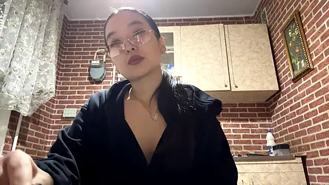 Snapshot of EmmaLeexth chatting on October 2025 01:37:02 PM EmmaLeexth online show from October 2025 01:37:02 PM