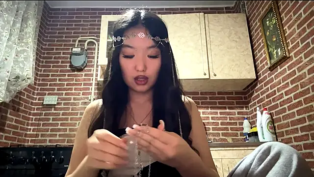 EmmaLeexth online show from December 2025 02:19:02 PM