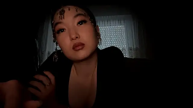 EmmaLeexth online show from January 2026 07:34:01 AM