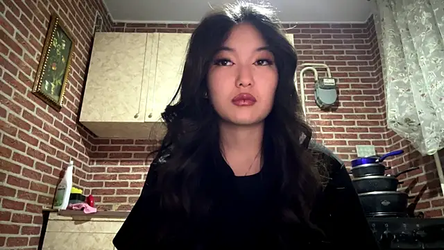 EmmaLeexth online show from January 2026 02:13:01 PM