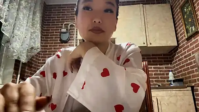 Snapshot of EmmaLeexth chatting on September 2025 02:20:01 PM EmmaLeexth online show from September 2025 02:20:01 PM