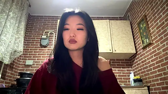 EmmaLeexth online show from April 2026 02:07:01 PM