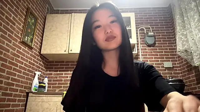 EmmaLeexth online show from February 2026 02:05:01 PM