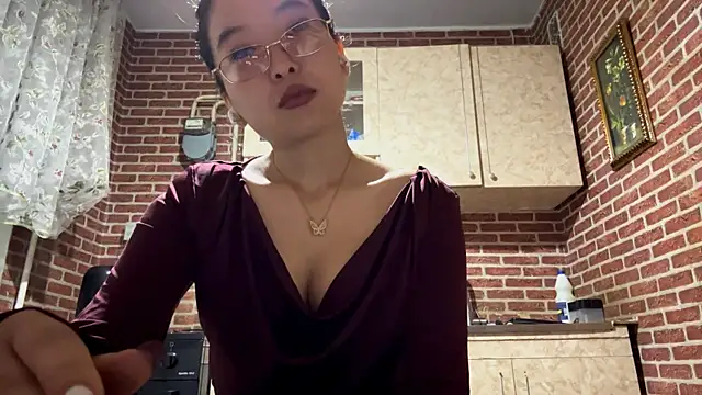 Snapshot of EmmaLeexth chatting on September 2025 01:18:01 PM EmmaLeexth online show from September 2025 01:18:01 PM