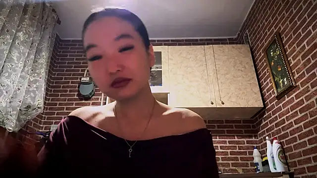 Snapshot of EmmaLeexth chatting on December 2025 02:01:02 PM EmmaLeexth online show from December 2025 02:01:02 PM