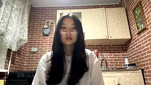 Snapshot of EmmaLeexth chatting on October 2025 01:23:01 PM EmmaLeexth online show from October 2025 01:23:01 PM