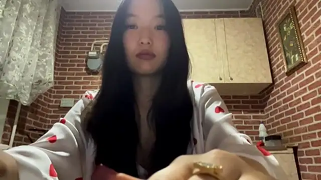 Snapshot of EmmaLeexth chatting on September 2025 05:04:01 PM EmmaLeexth online show from September 2025 05:04:01 PM