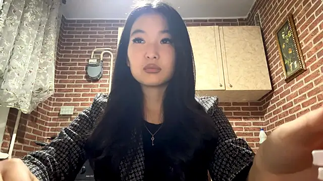 Snapshot of EmmaLeexth chatting on October 2025 12:25:02 PM EmmaLeexth online show from October 2025 12:25:02 PM