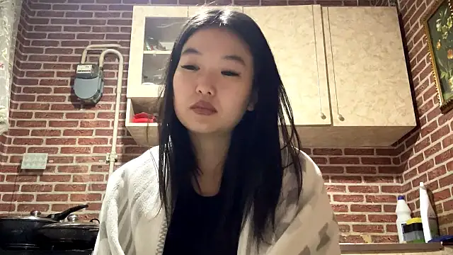 EmmaLeexth online show from February 2026 02:06:02 PM