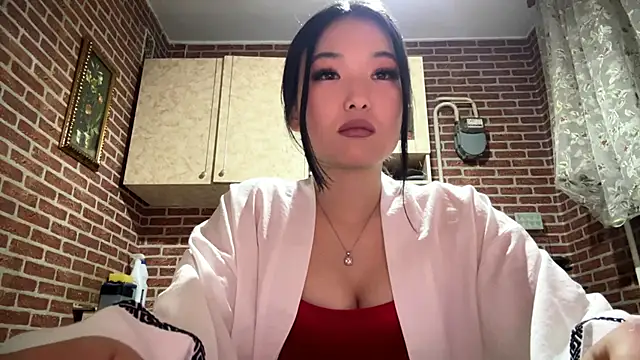 EmmaLeexth online show from April 2026 02:13:01 PM