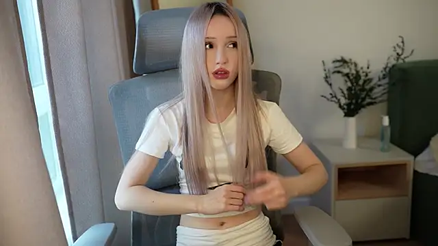 Laura Obsidian online show from October 2025 09:19:02 AM