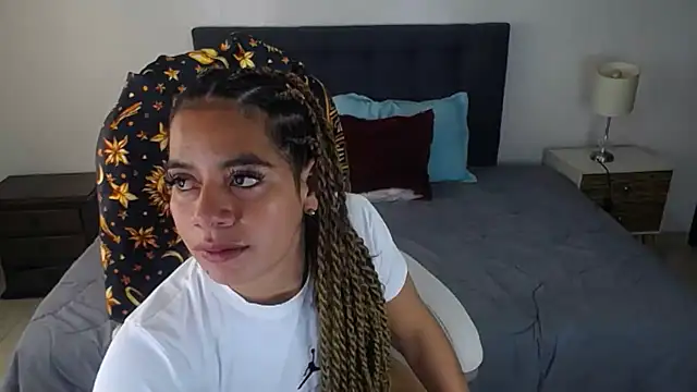Amber  s online show from October 2025 02:07:01 PM
