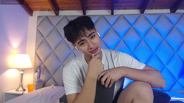 Snapshot of Clement_Reyes chatting on November 2025 01:26:01 PM Clement Reyes online show from November 2025 01:26:01 PM