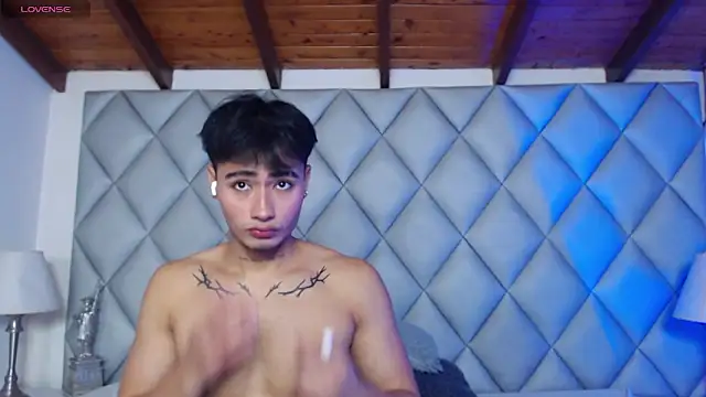 Snapshot of Clement_Reyes chatting on October 2025 01:19:02 PM Clement Reyes online show from October 2025 01:19:02 PM