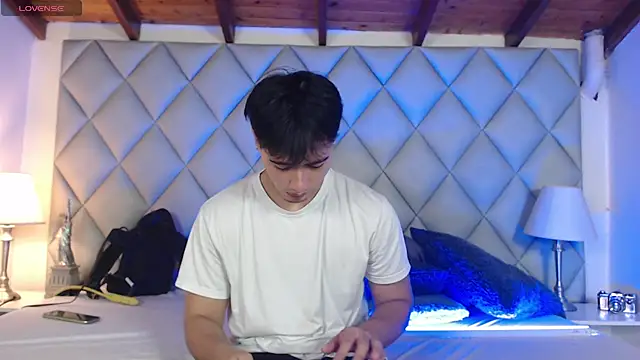 Snapshot of Clement_Reyes chatting on November 2025 01:04:02 PM Clement Reyes online show from November 2025 01:04:02 PM