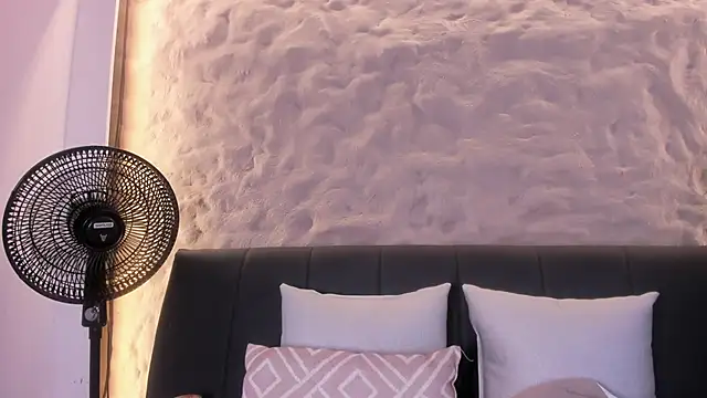 Naomy gyal online show from February 2026 01:00:02 PM