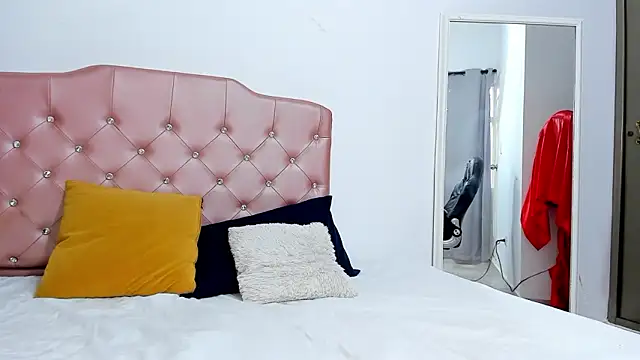 IslaRose7 online show from February 2026 03:12:02 PM