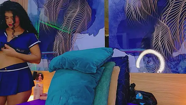 Anabacker01 online show from May 2026 01:04:01 PM