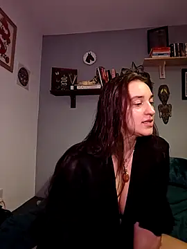 laradoom online show from September 2025 02:55:01 PM