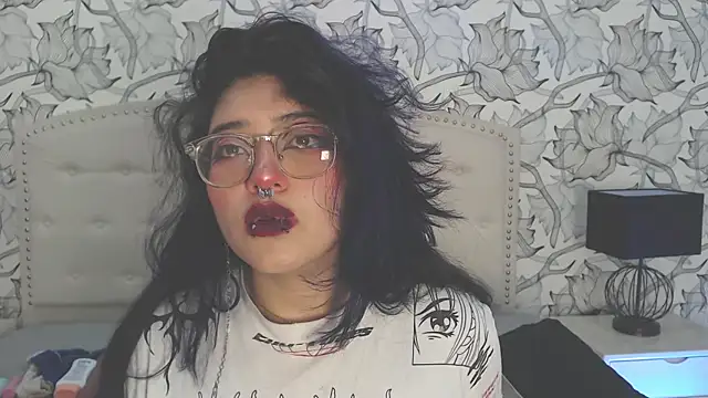 SabrinaV  online show from April 2026 12:12:02 PM