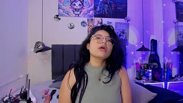 Snapshot of SabrinaV_ chatting on July 2026 11:28:01 AM SabrinaV online show from July 2026 11:28:01 AM