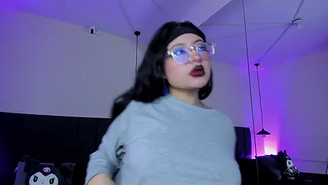 Snapshot of SabrinaV_ chatting on November 2025 11:26:01 AM SabrinaV online show from November 2025 11:26:01 AM