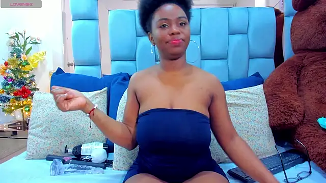 hazellanee online show from November 2025 05:30:01 AM