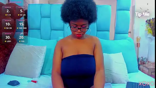 hazellanee online show from April 2026 01:23:02 AM