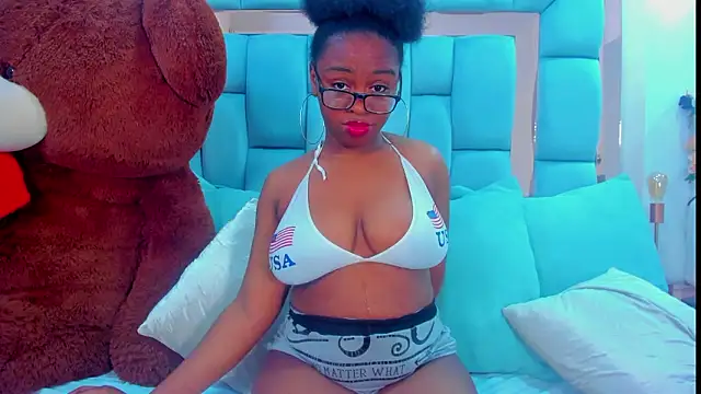 hazellanee online show from March 2026 05:20:01 AM